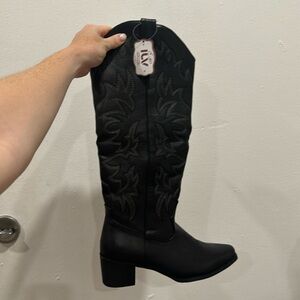 Unworn Black Cowboy Boots Size 7